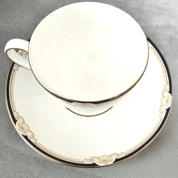 WEDGWOOD CAVENDISH pattern R4680 Cup and Saucer set Made in England Vintage - Picture 4 of 8